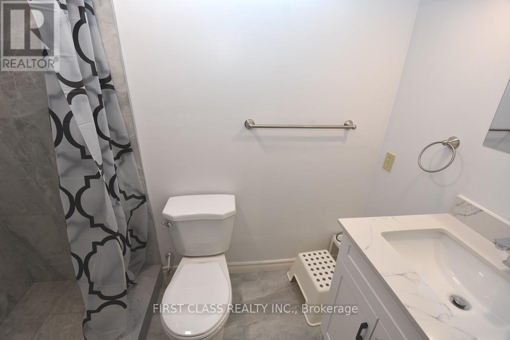 Photo 6 of Bsmt 43 Constellation Crescent, Richmond Hill ON