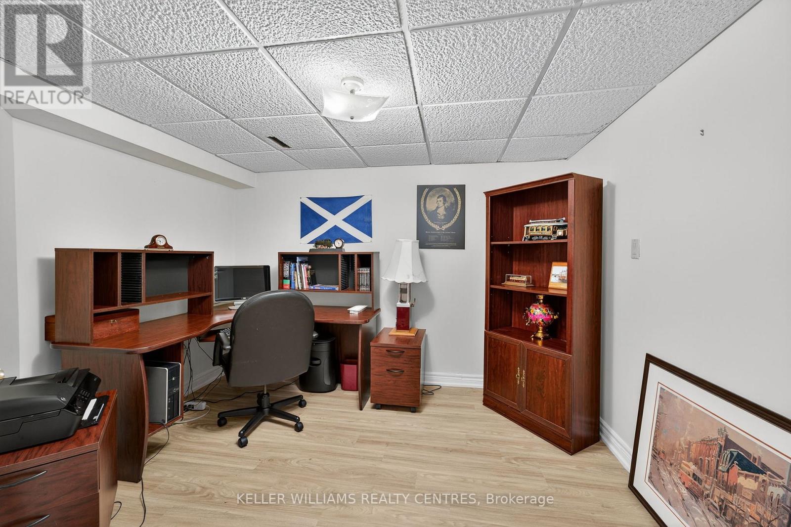 Photo 17 of 54 Devins Drive, Aurora ON