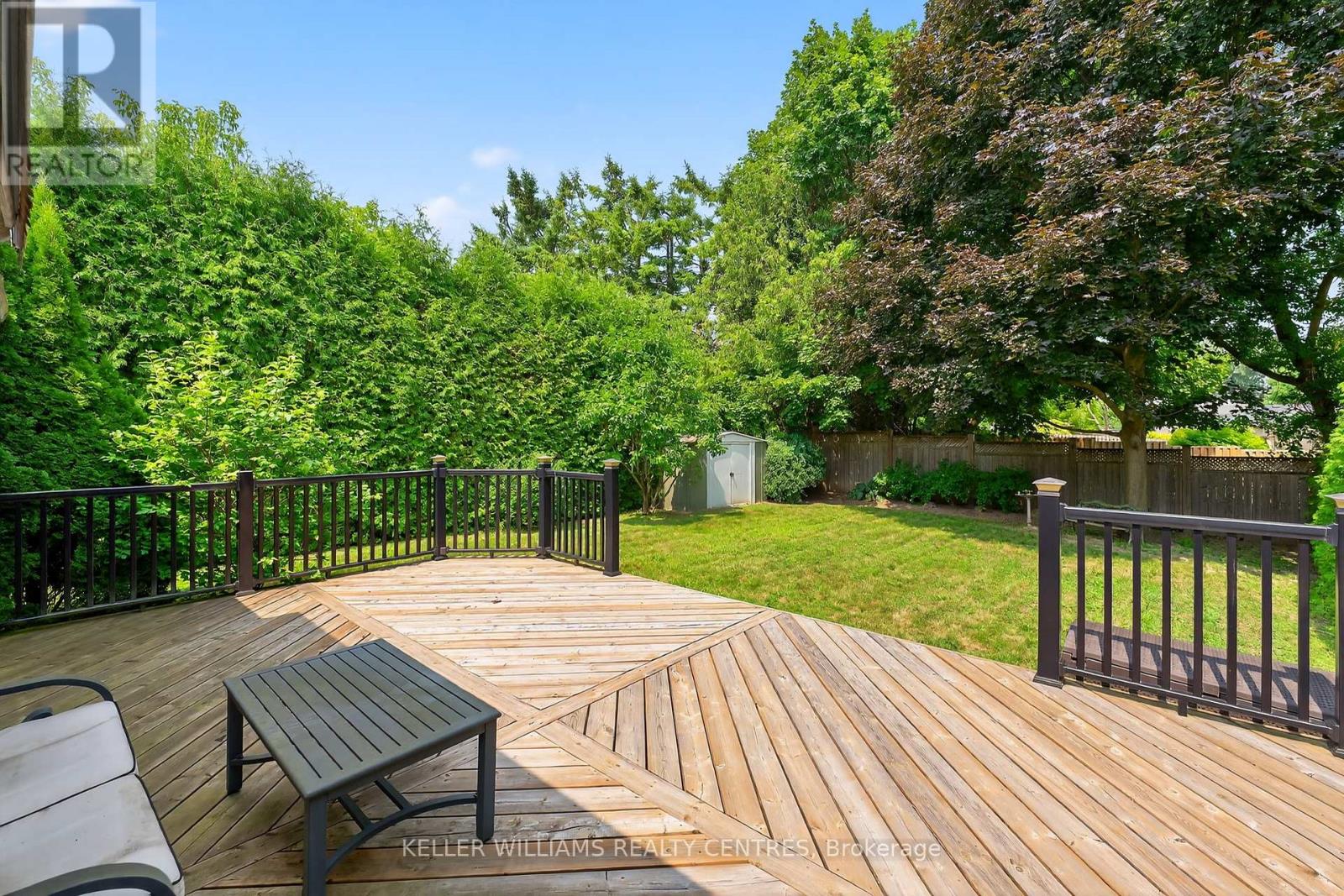 Photo 31 of 54 Devins Drive, Aurora ON