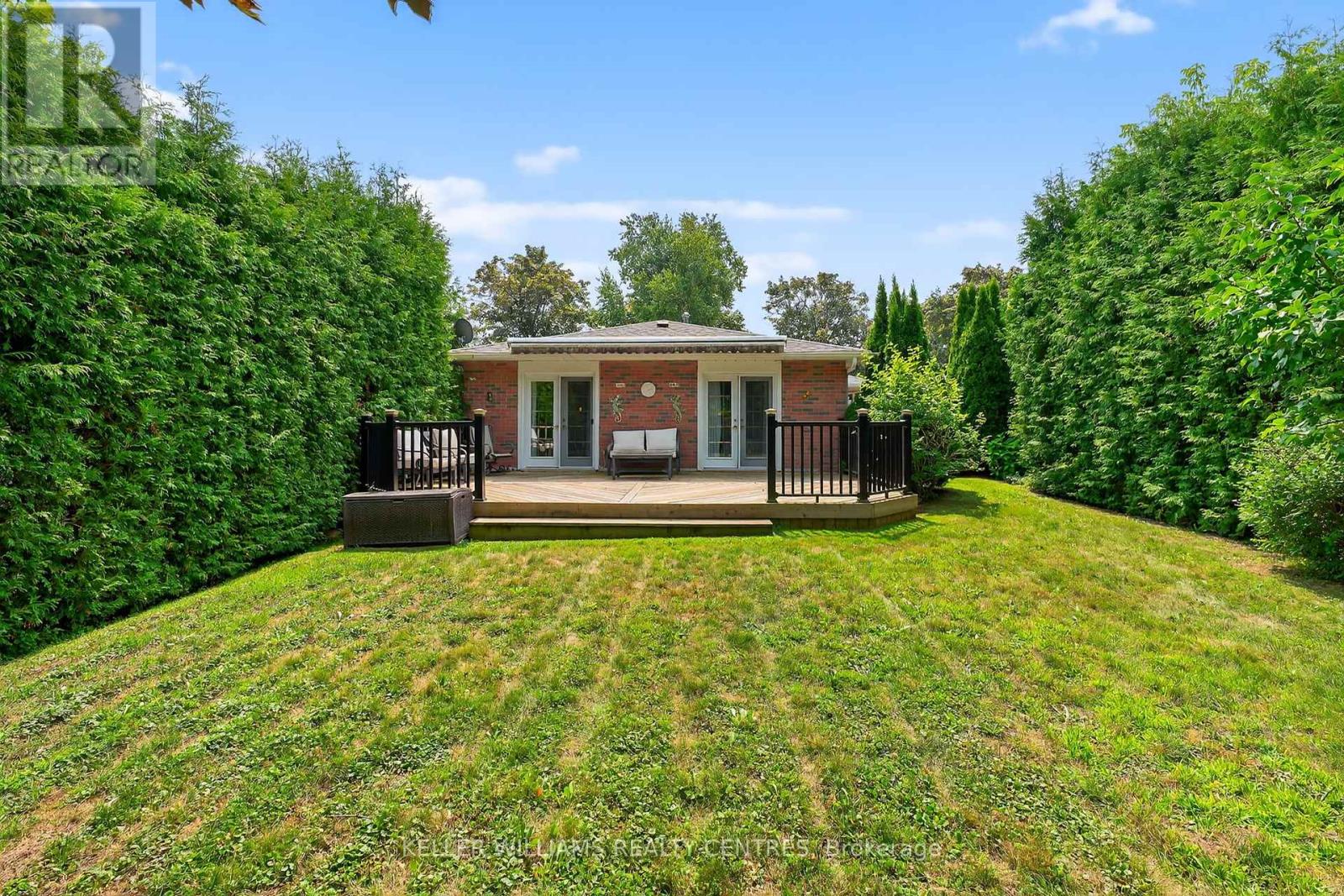 Photo 24 of 54 Devins Drive, Aurora ON