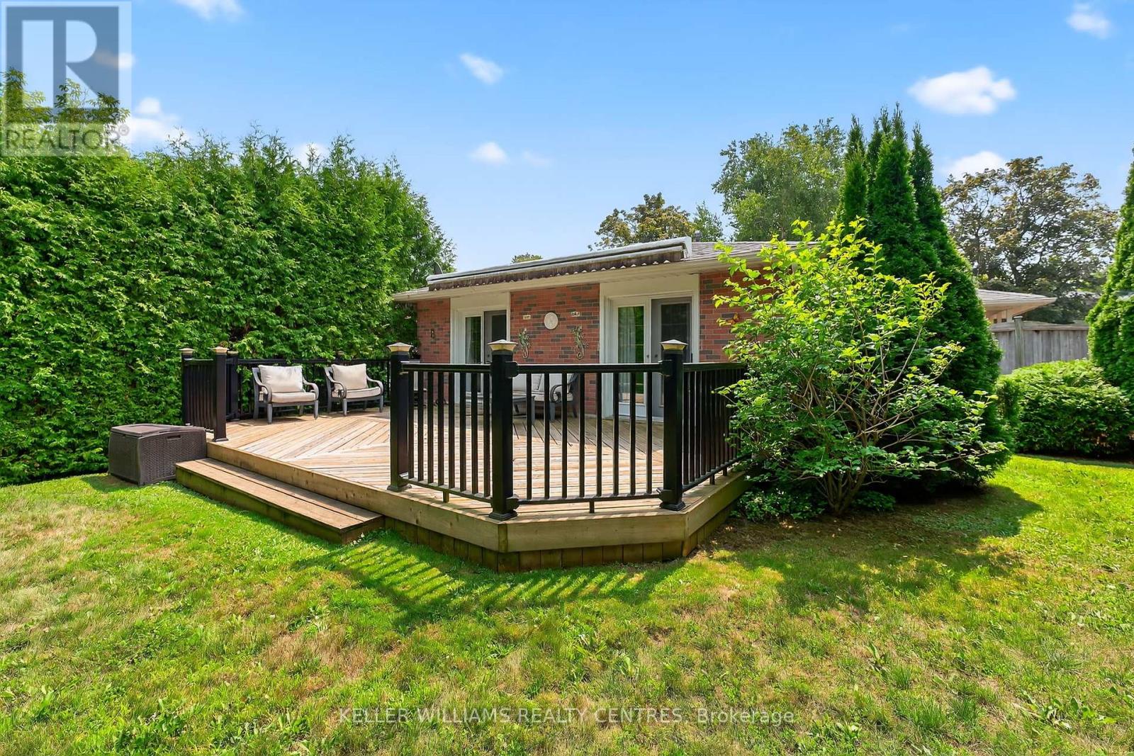 Photo 30 of 54 Devins Drive, Aurora ON