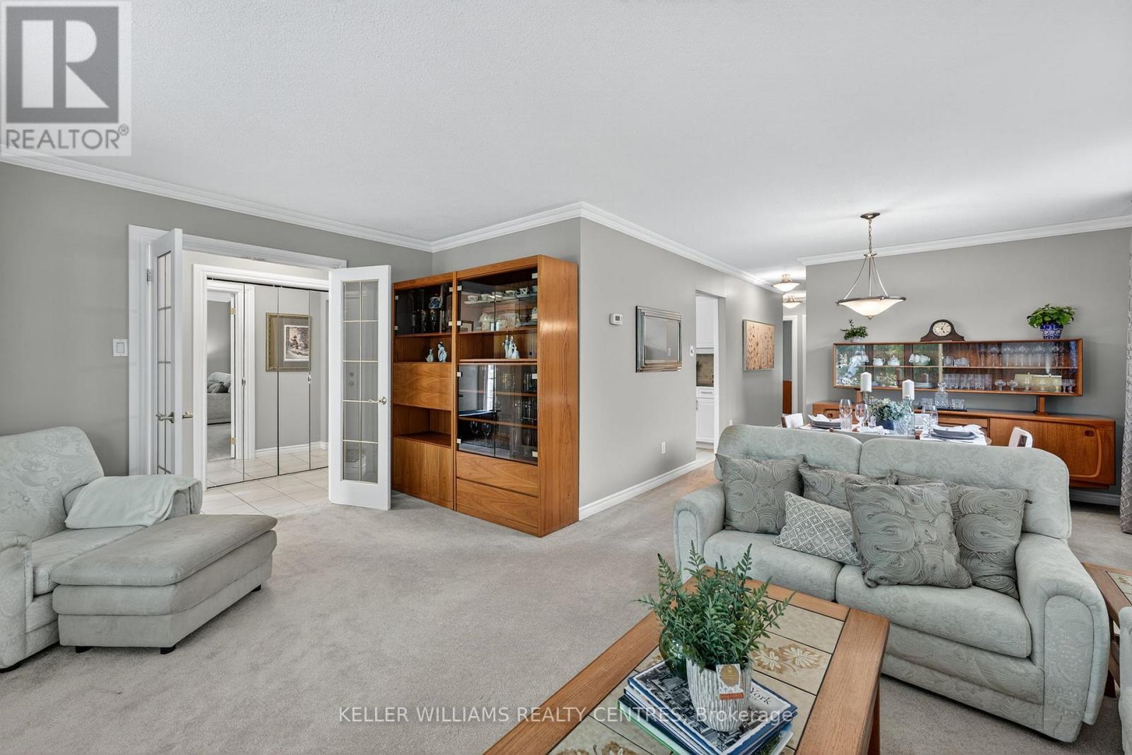 Photo 6 of 54 Devins Drive, Aurora ON