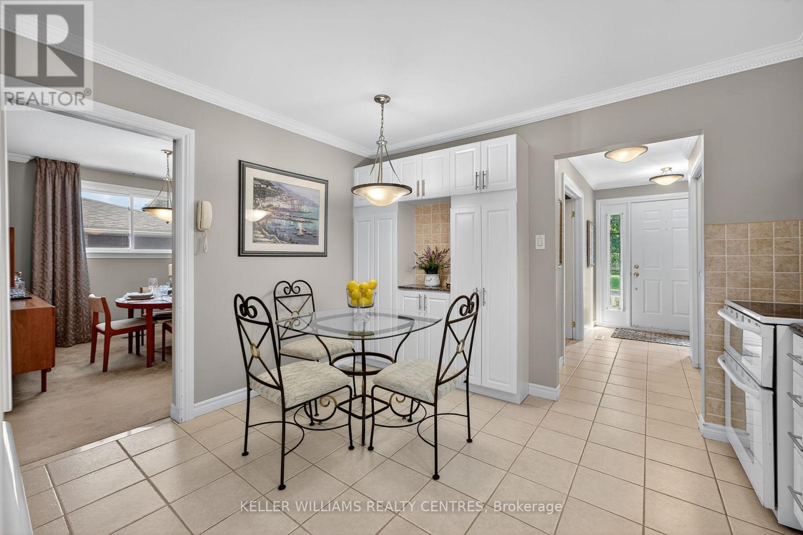 Photo 15 of 54 Devins Drive, Aurora ON
