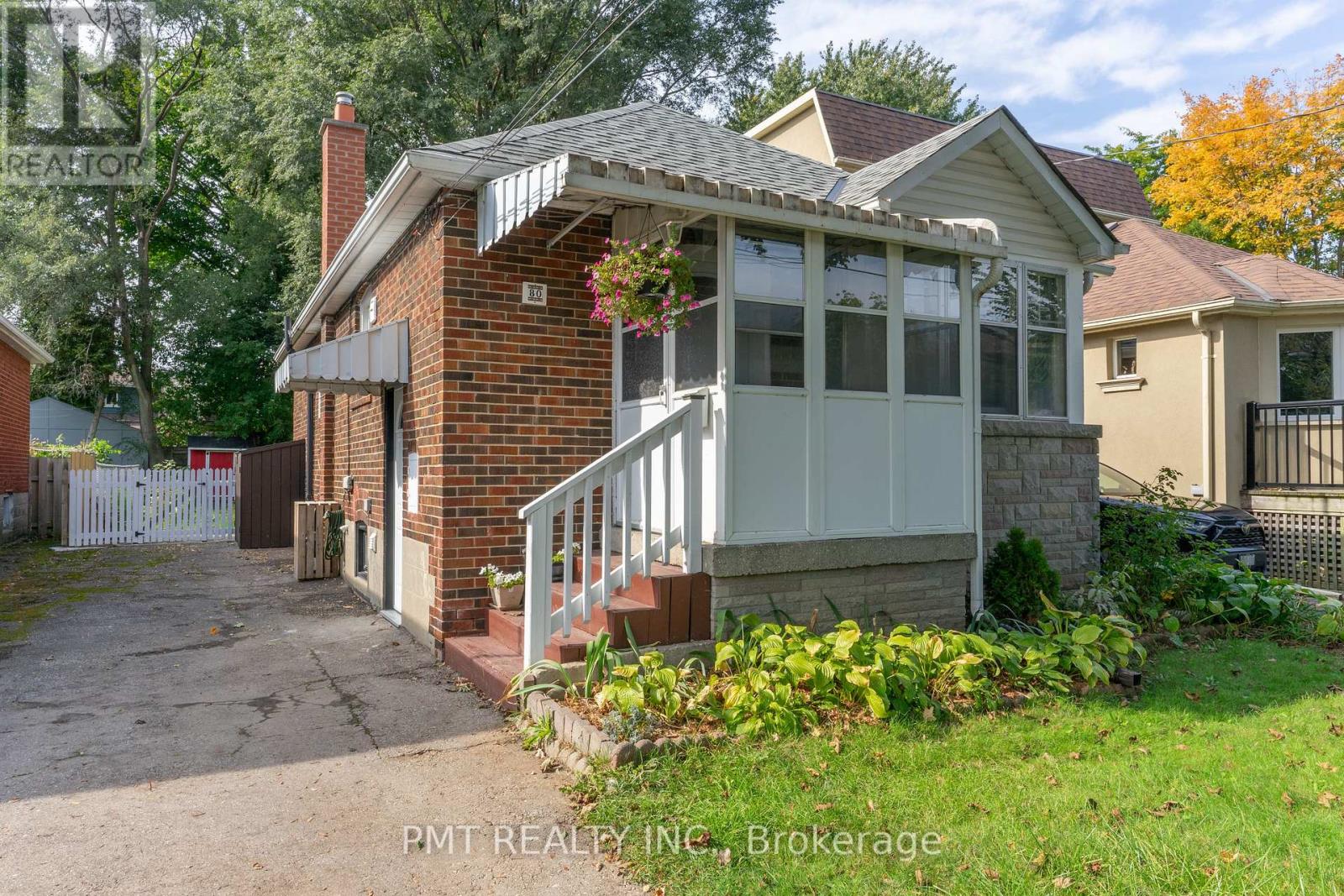 Photo 6 of 80 Queens Avenue, Toronto ON