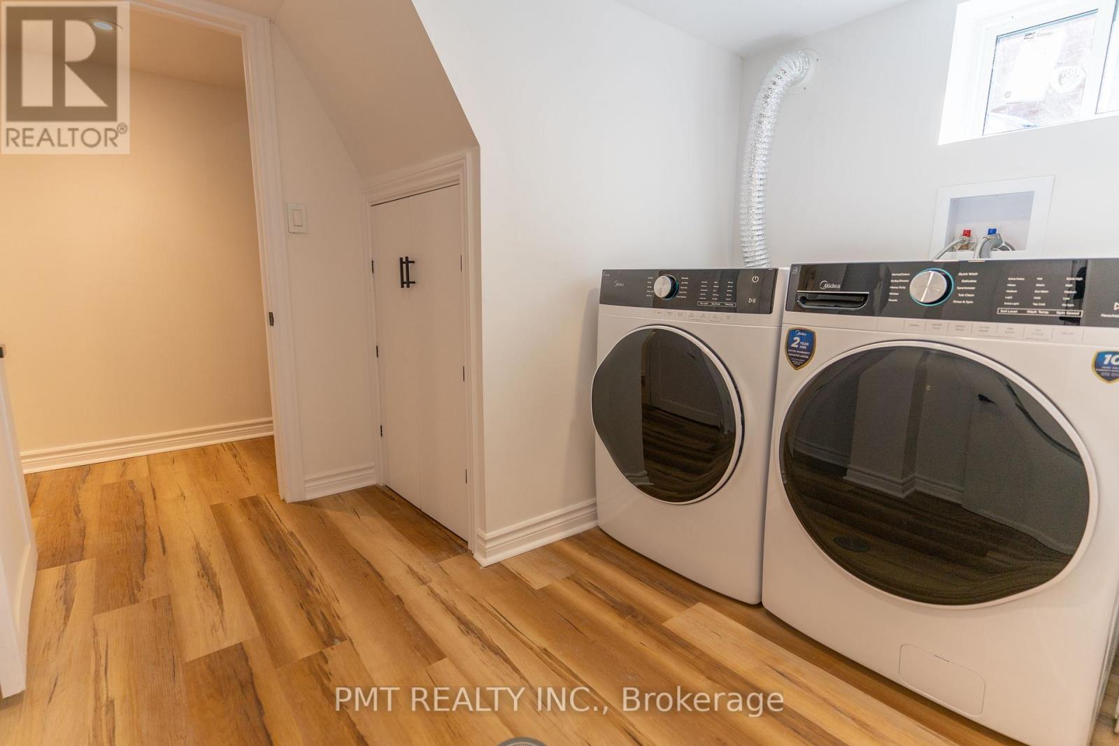Photo 11 of 80 Queens Avenue, Toronto ON