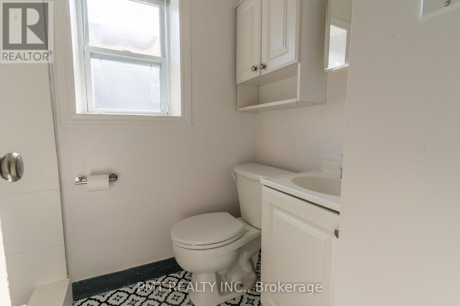 Photo 12 of 80 Queens Avenue, Toronto ON