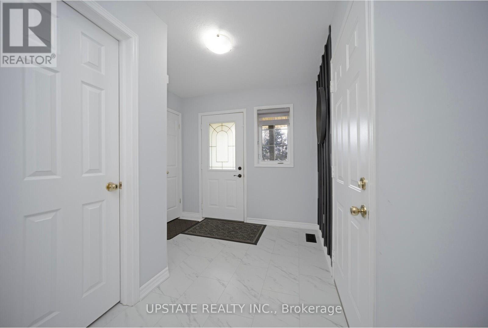 Photo 35 of 16 Settlers Road, Orangeville ON