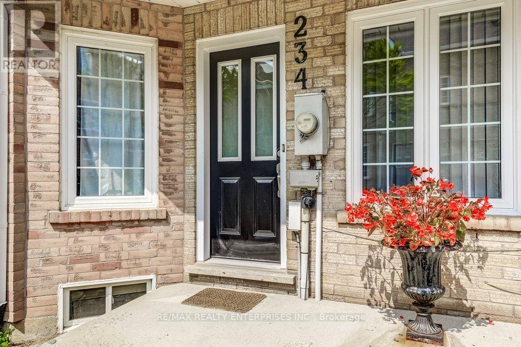 Photo 4 of 234 2055 Walkers Line, Burlington ON
