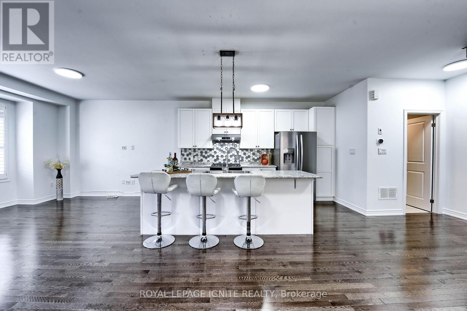 Photo 15 of 25 Haymarket Drive, Brampton ON