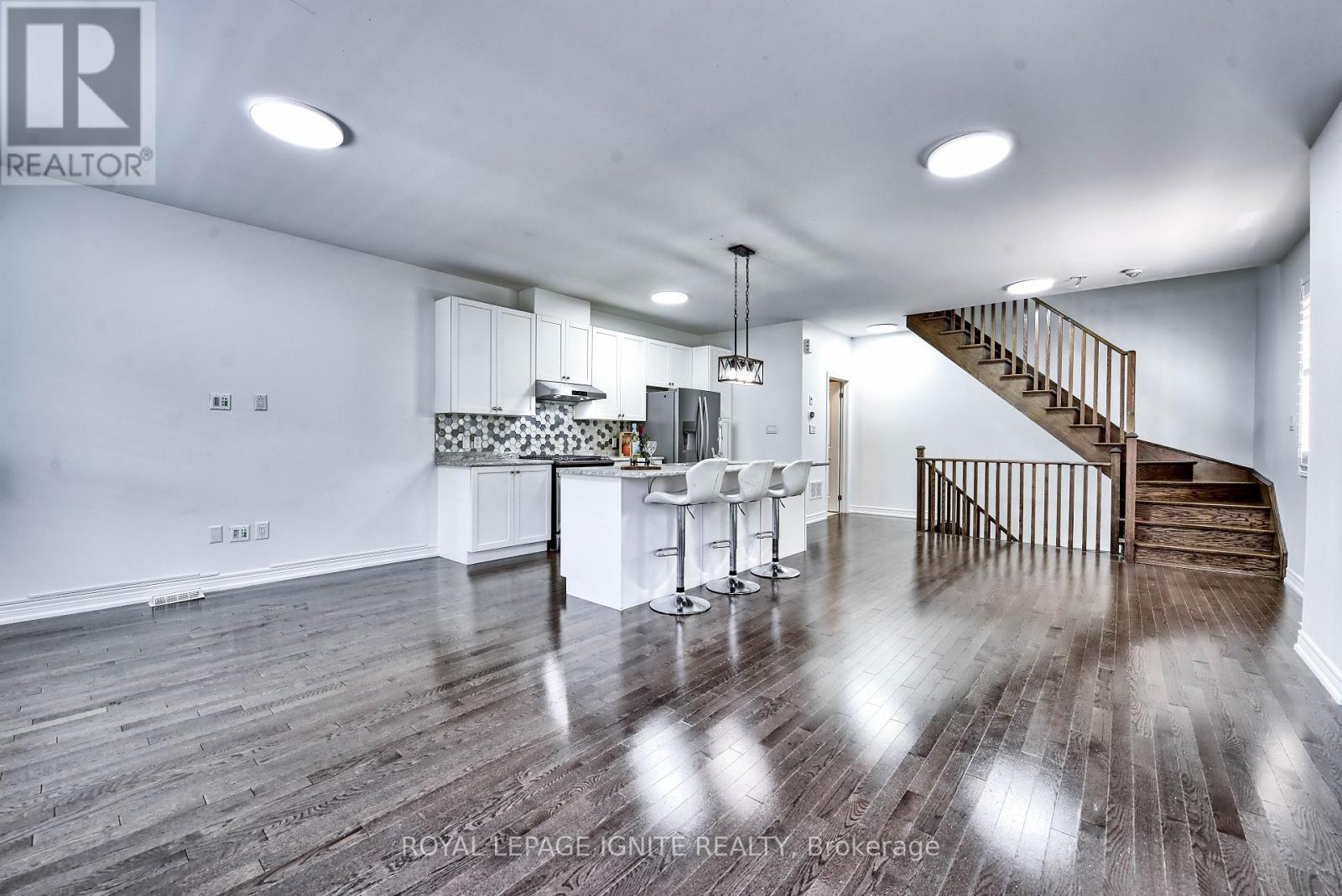 Photo 16 of 25 Haymarket Drive, Brampton ON