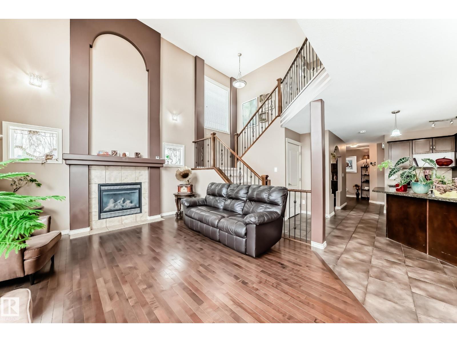 Photo 2 of 749 Mcallister Lo Sw, Edmonton AB
