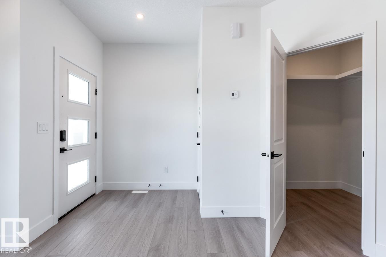 Photo 22 of 7906 75 St Nw, Edmonton AB