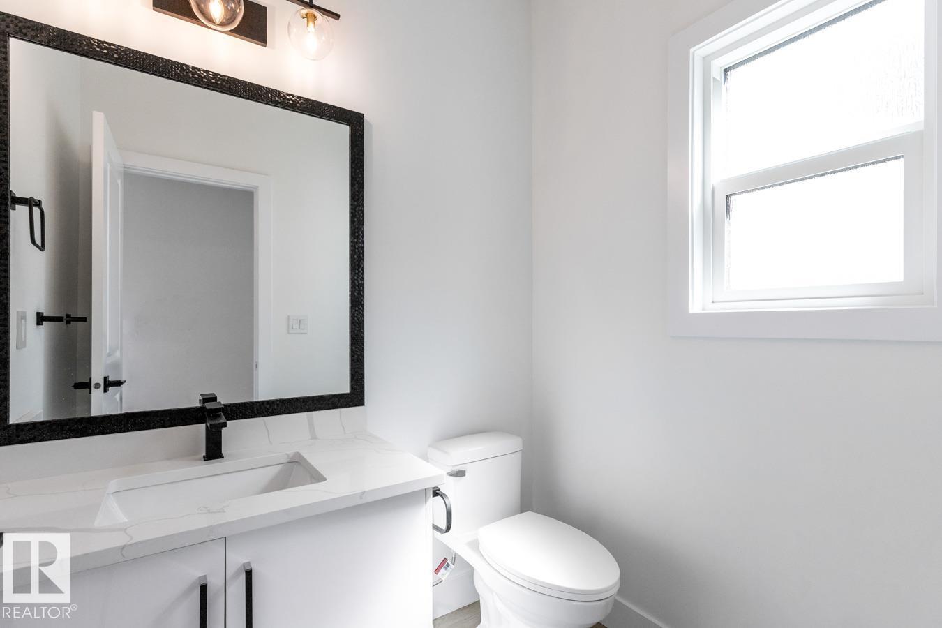 Photo 14 of 7906 75 St Nw, Edmonton AB