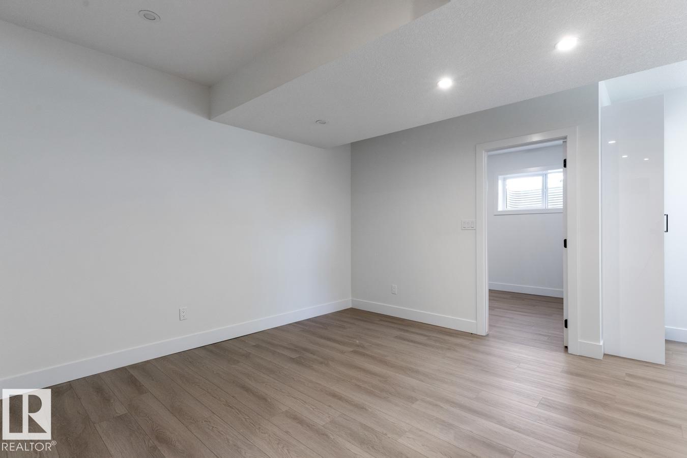 Photo 12 of 7906 75 St Nw, Edmonton AB