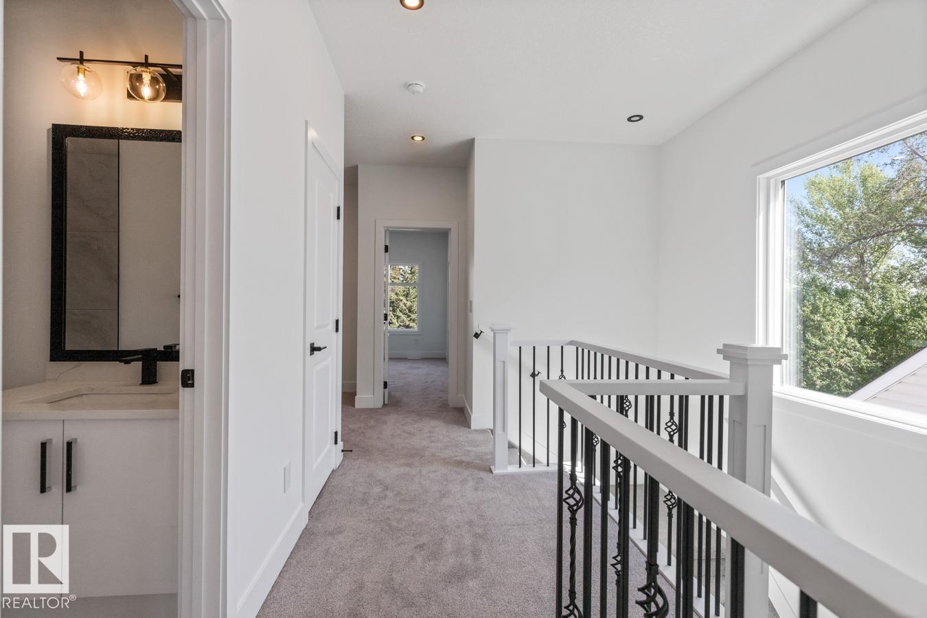 Photo 13 of 7906 75 St Nw, Edmonton AB