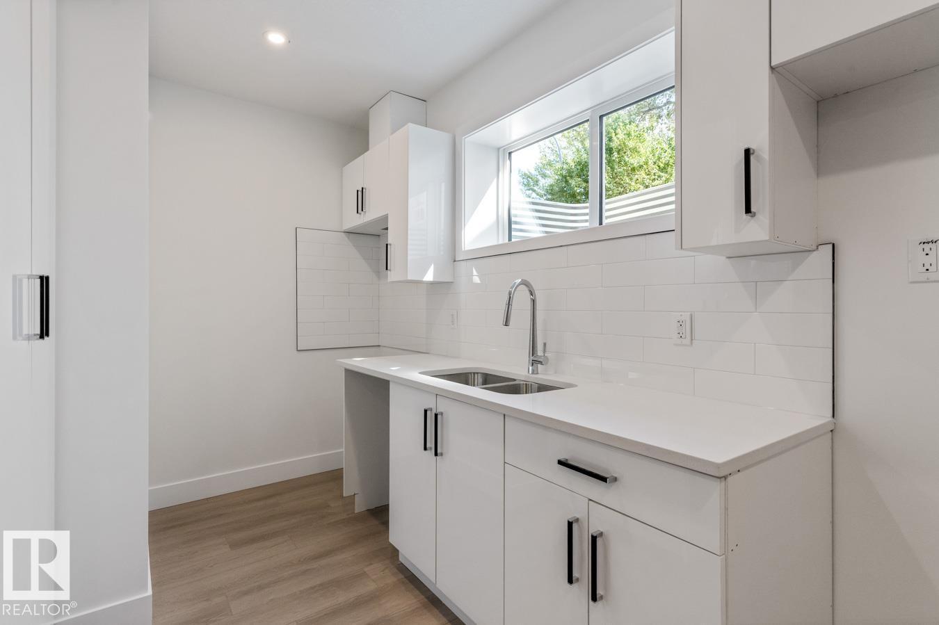 Photo 9 of 7906 75 St Nw, Edmonton AB
