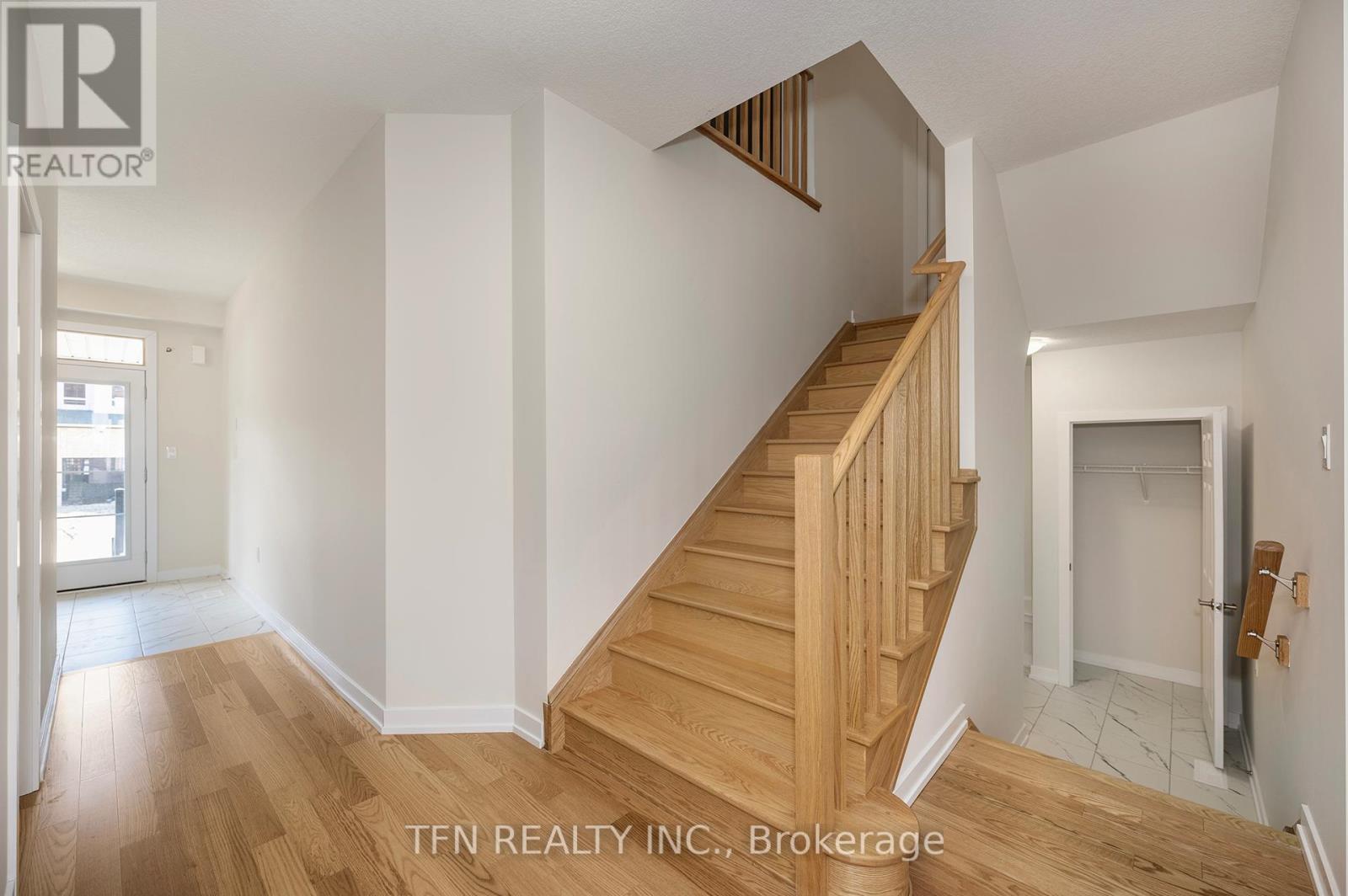 Photo 49 of 71 Wintergreen Crescent, Haldimand ON