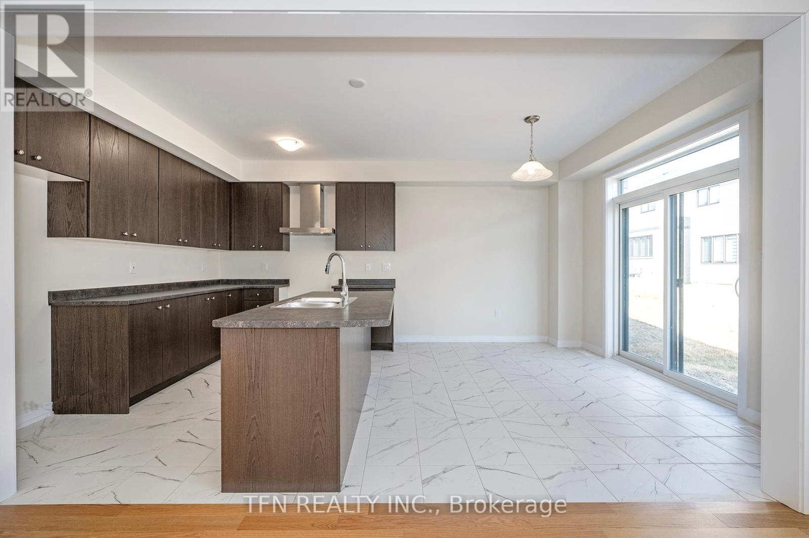 Photo 28 of 71 Wintergreen Crescent, Haldimand ON