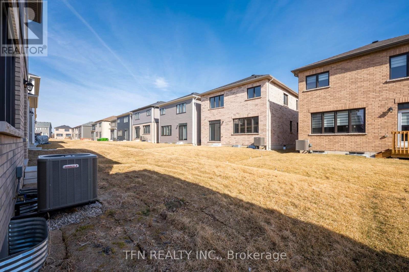 Photo 37 of 71 Wintergreen Crescent, Haldimand ON