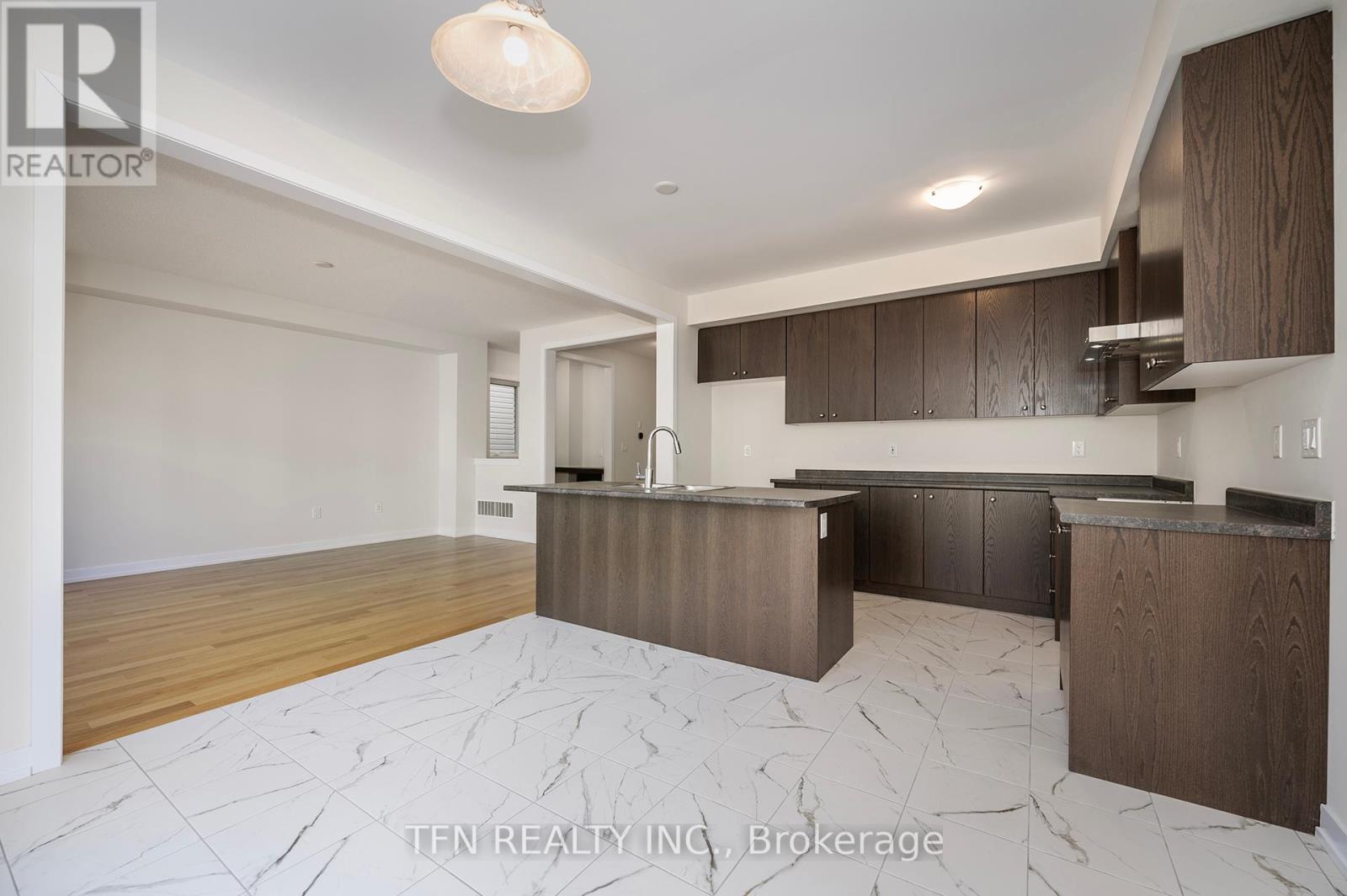 Photo 15 of 71 Wintergreen Crescent, Haldimand ON
