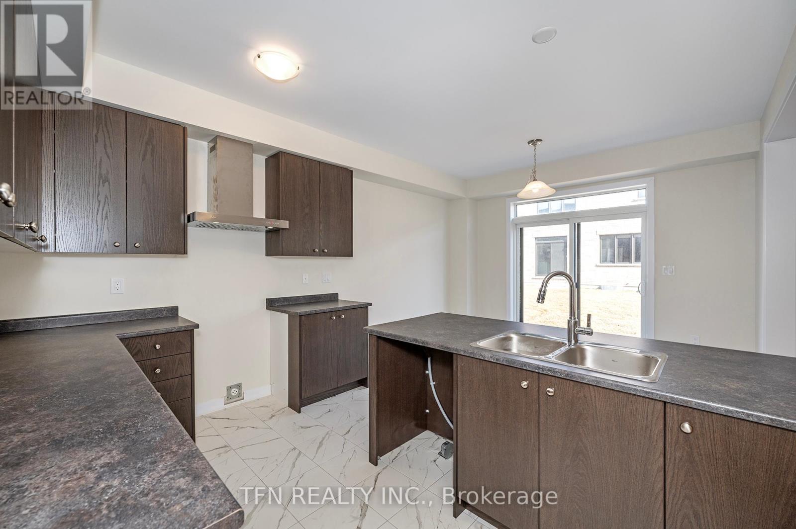 Photo 38 of 71 Wintergreen Crescent, Haldimand ON