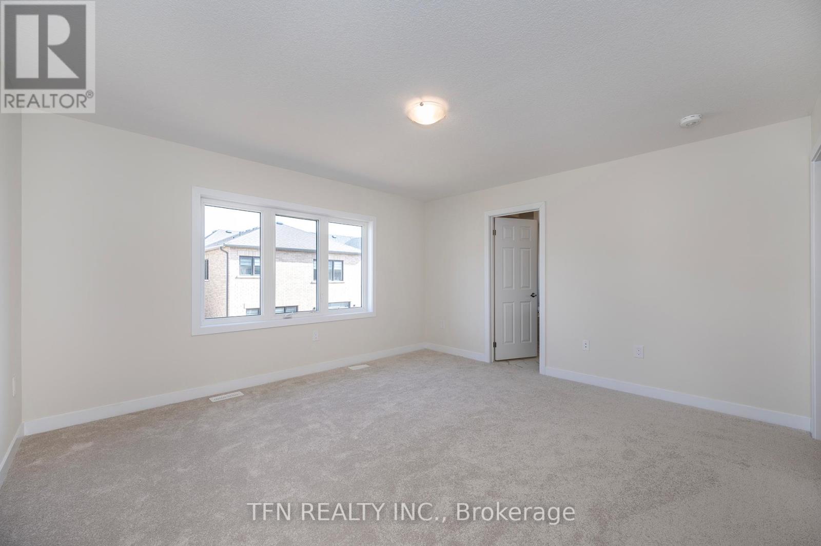 Photo 45 of 71 Wintergreen Crescent, Haldimand ON