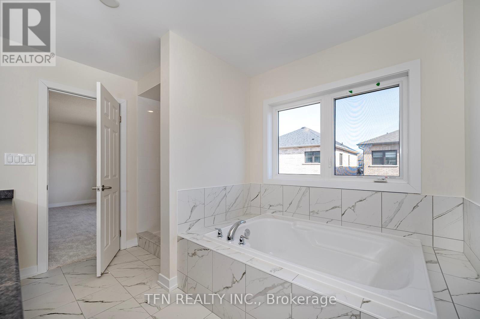 Photo 11 of 71 Wintergreen Crescent, Haldimand ON