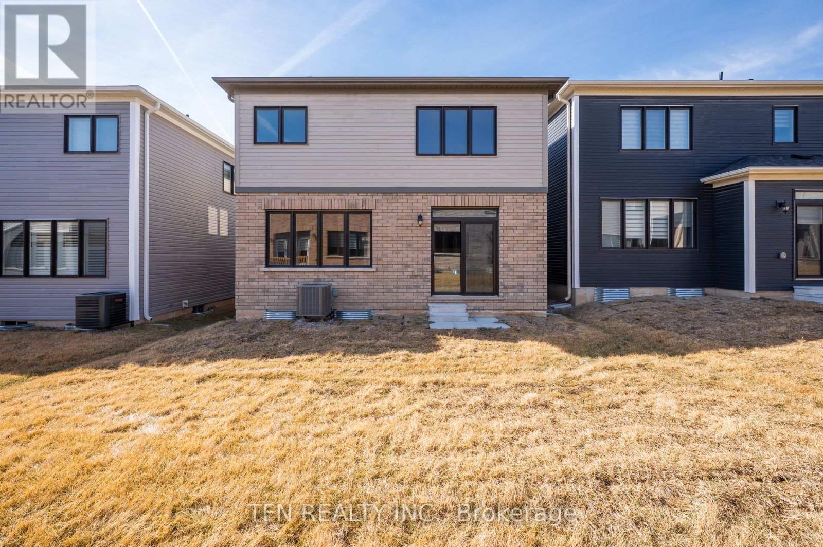 Photo 47 of 71 Wintergreen Crescent, Haldimand ON
