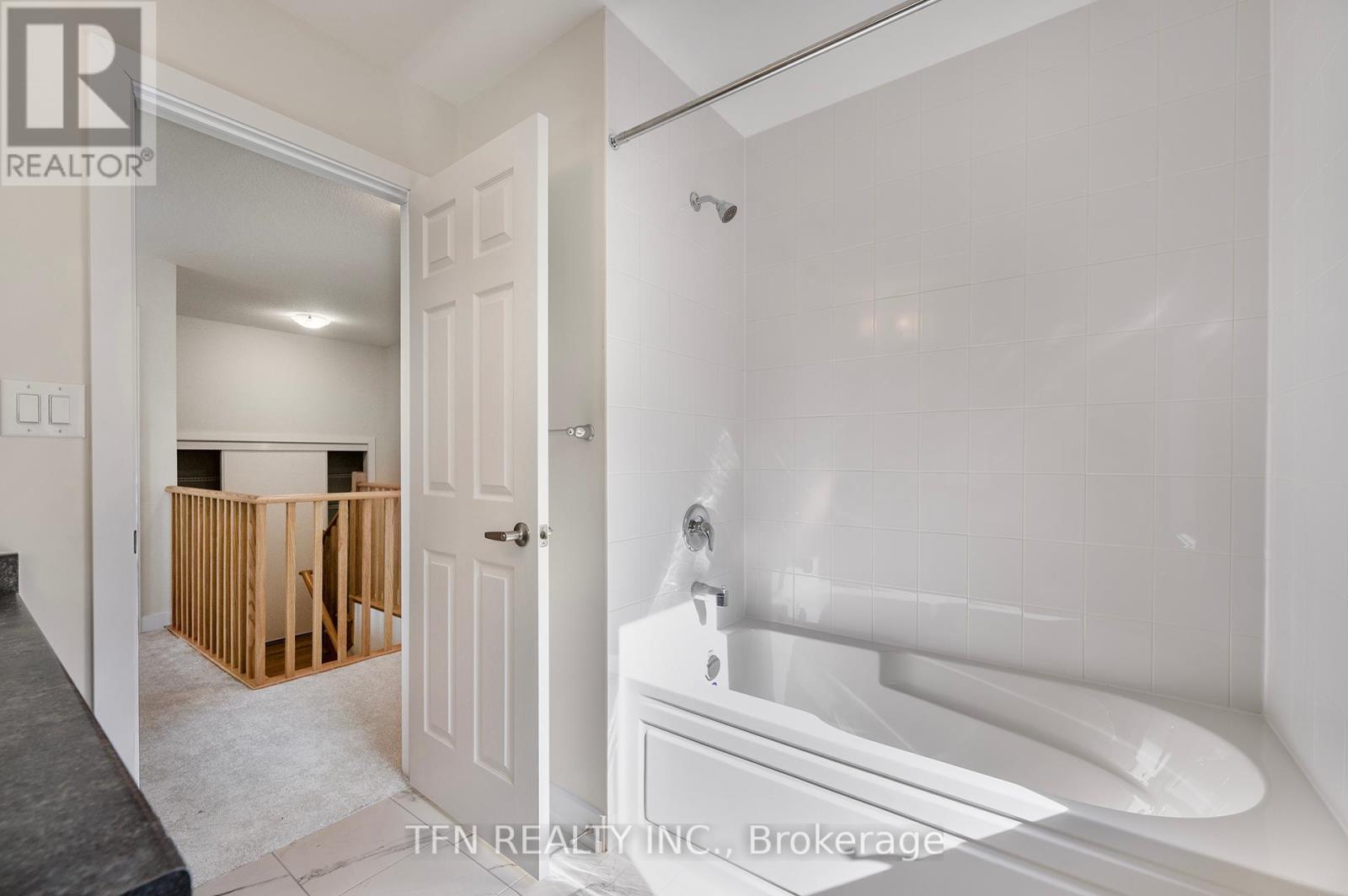 Photo 26 of 71 Wintergreen Crescent, Haldimand ON