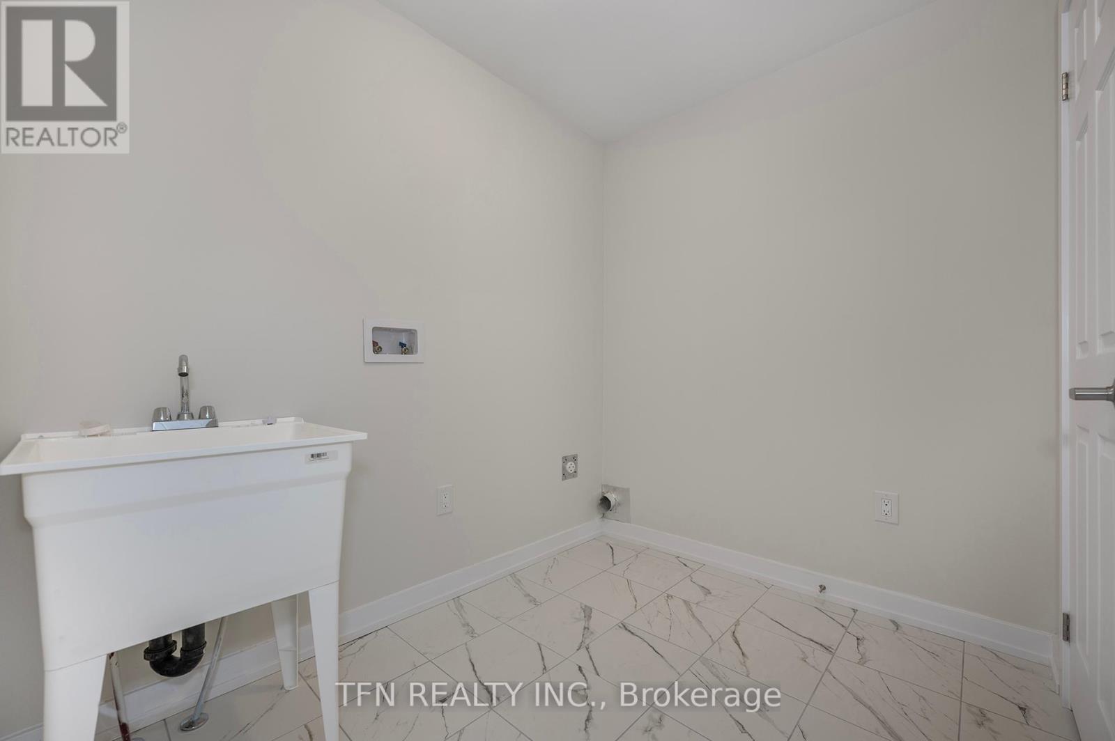 Photo 22 of 71 Wintergreen Crescent, Haldimand ON