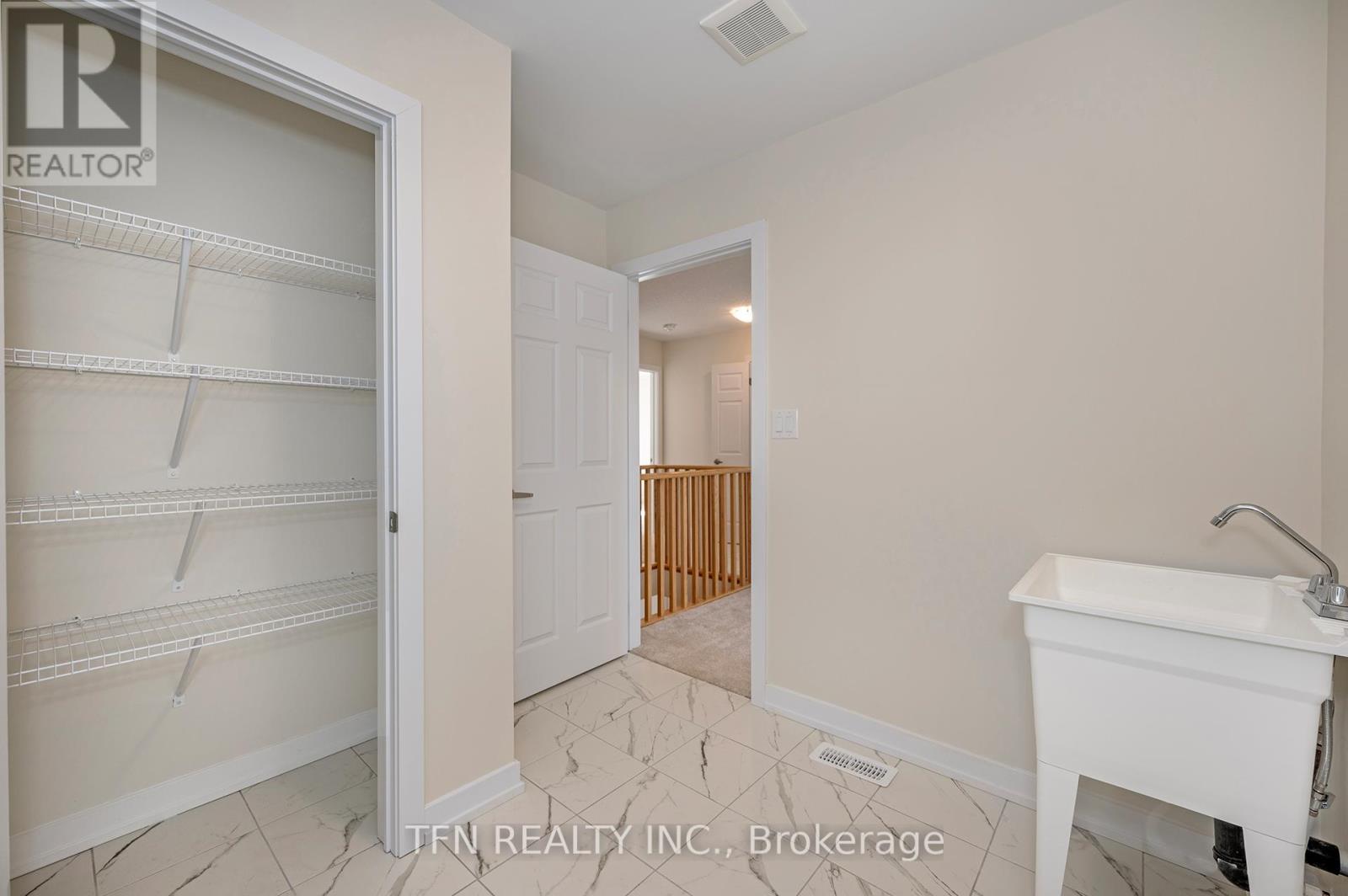 Photo 14 of 71 Wintergreen Crescent, Haldimand ON