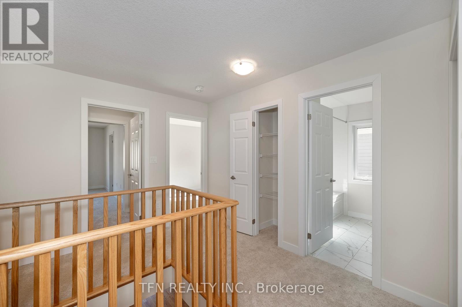 Photo 27 of 71 Wintergreen Crescent, Haldimand ON