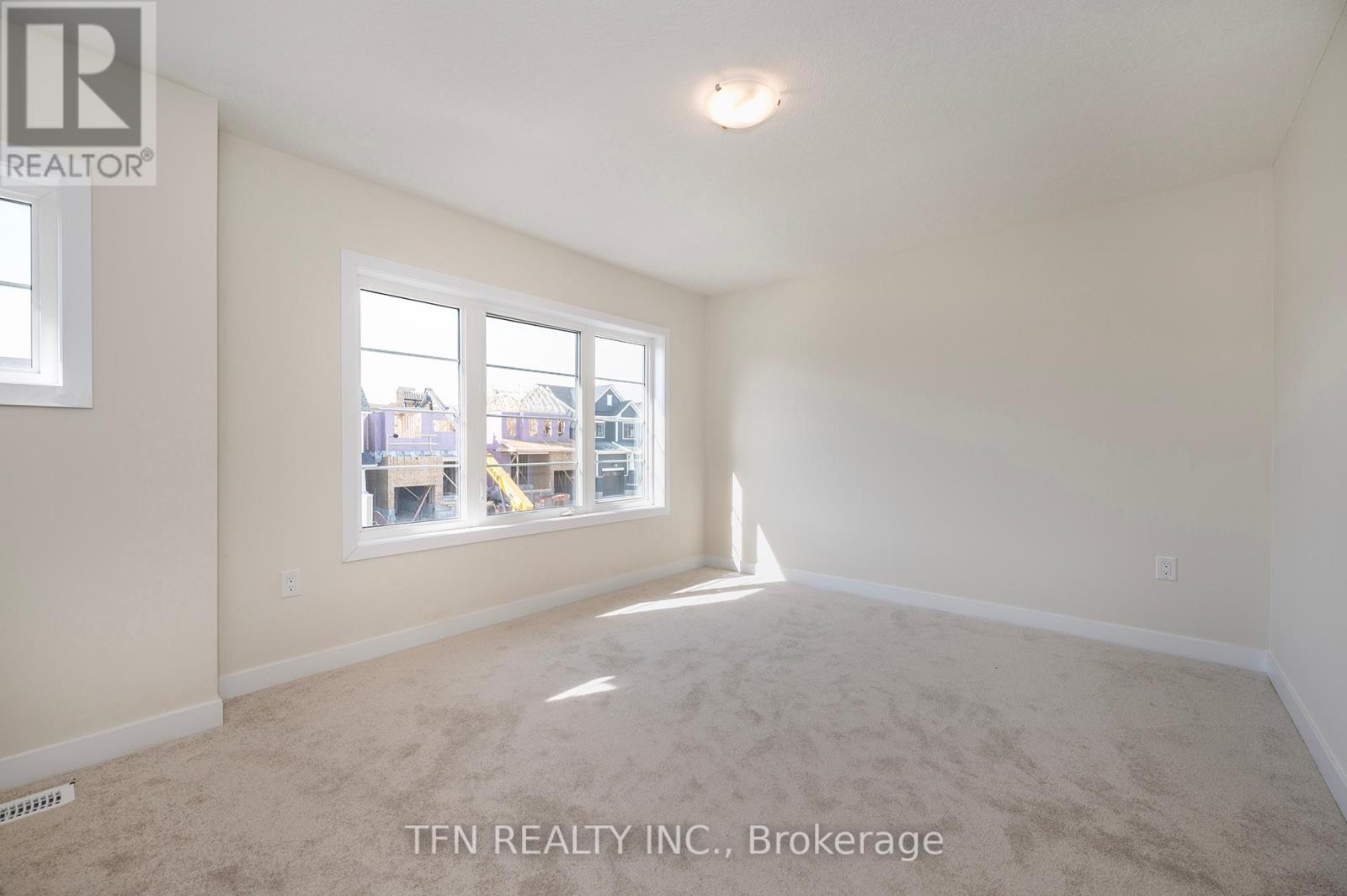 Photo 25 of 71 Wintergreen Crescent, Haldimand ON