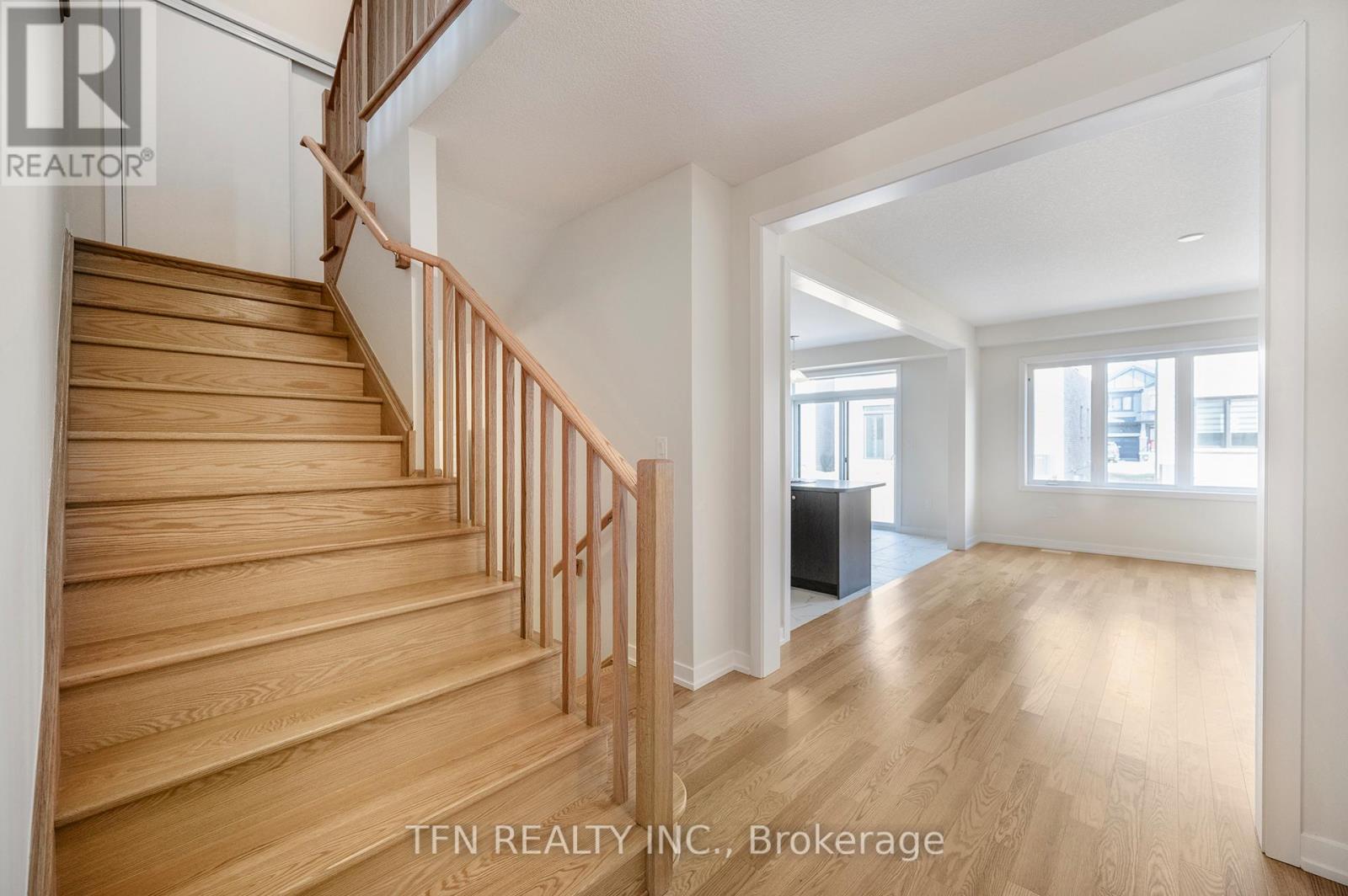 Photo 48 of 71 Wintergreen Crescent, Haldimand ON