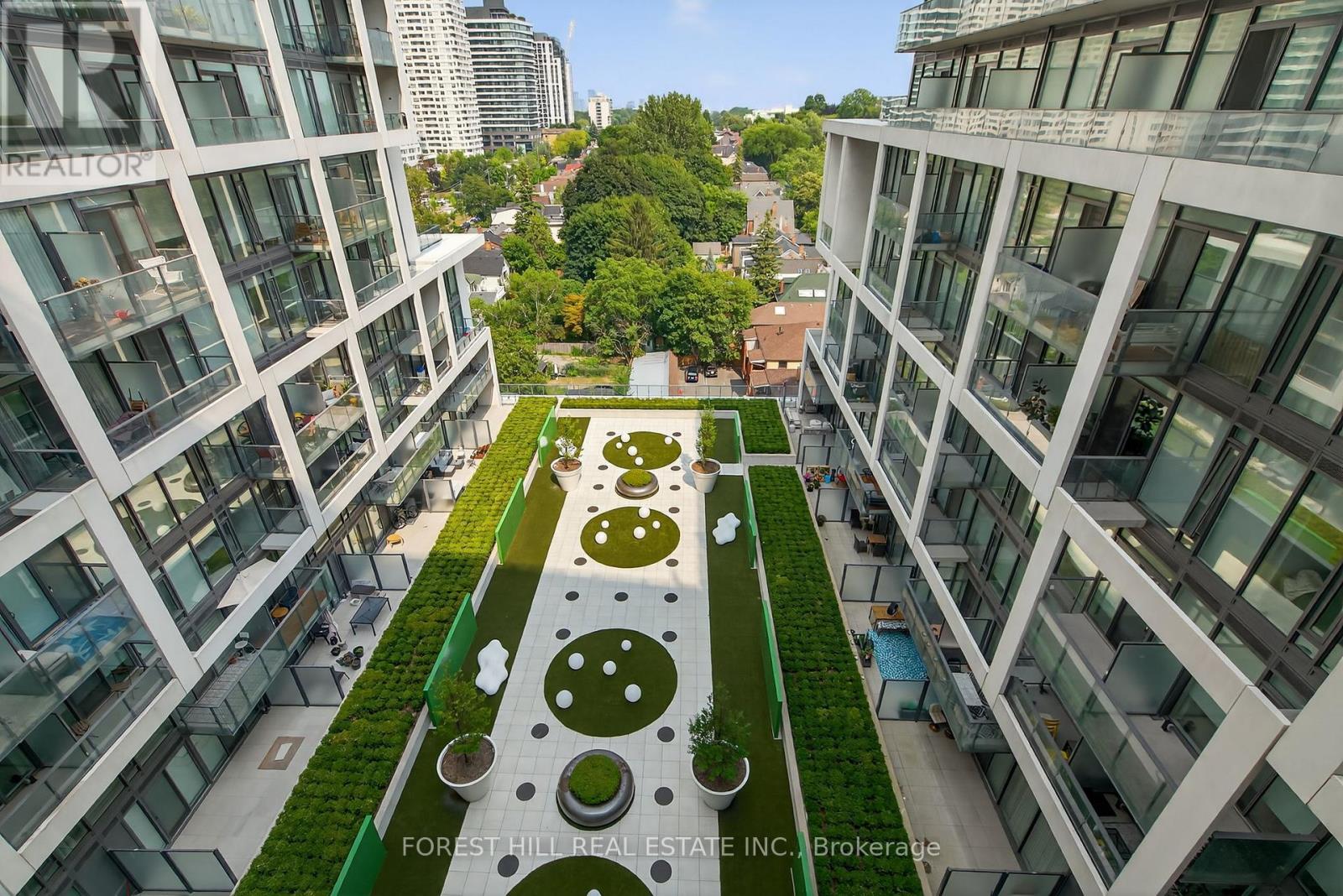 Photo 12 of 1241 8 Hillsdale Avenue E, Toronto ON