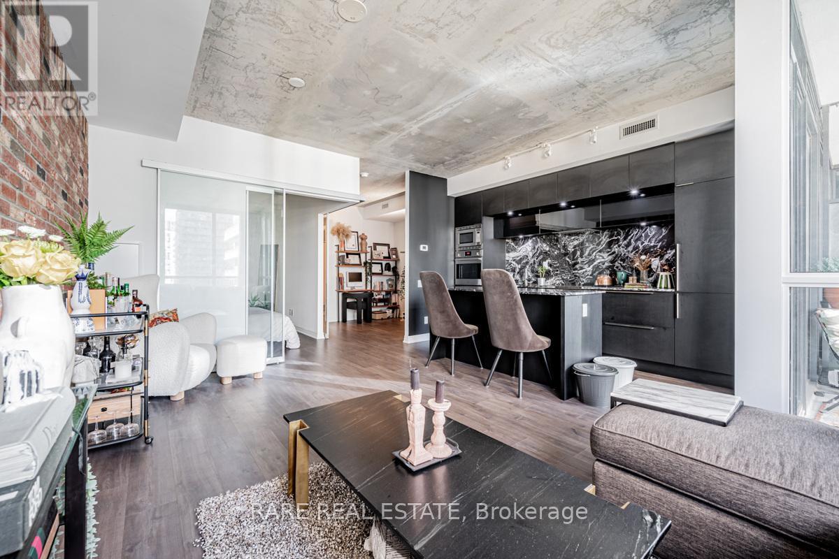 Photo 7 of 2304 88 Blue Jays Way, Toronto ON