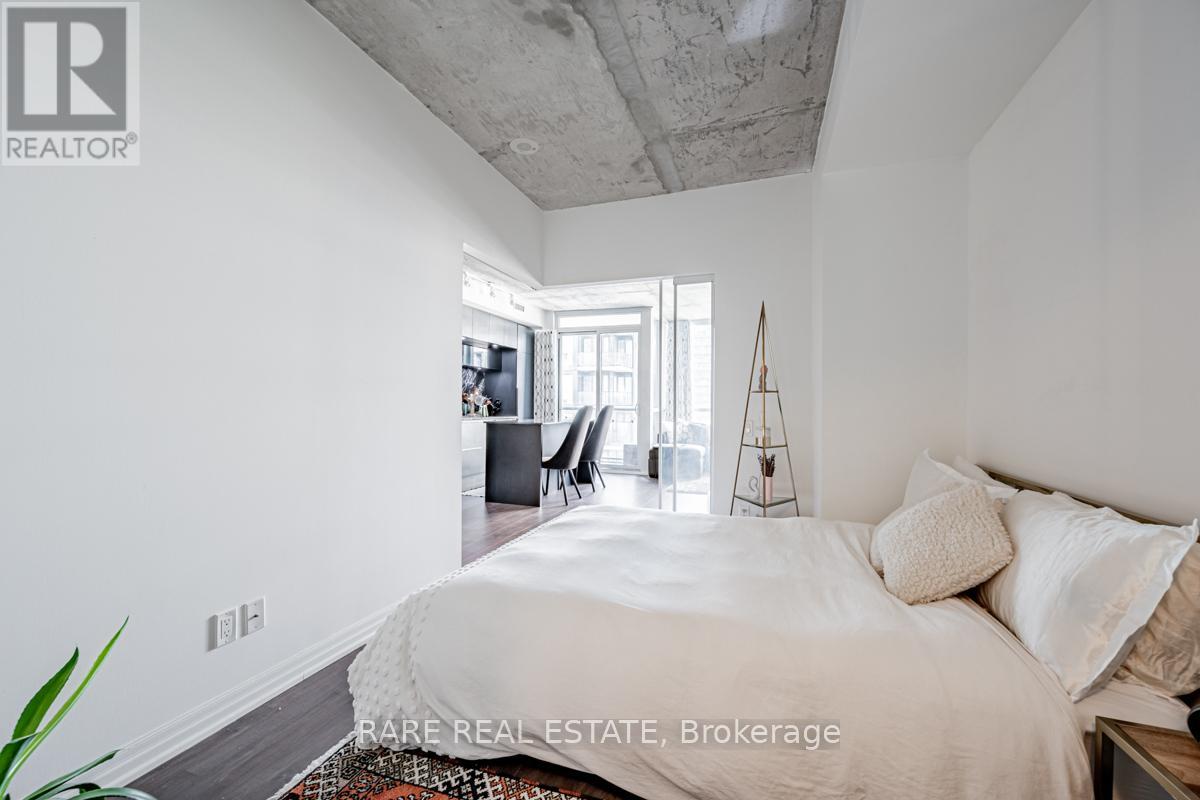 Photo 10 of 2304 88 Blue Jays Way, Toronto ON
