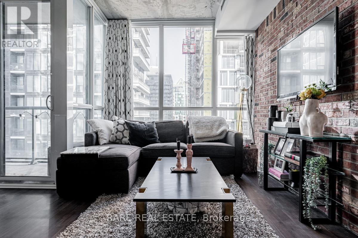 Photo 13 of 2304 88 Blue Jays Way, Toronto ON