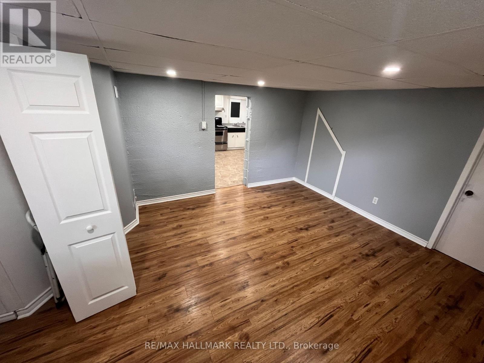 Photo 6 of Lower 17 Mystic Avenue, Toronto ON