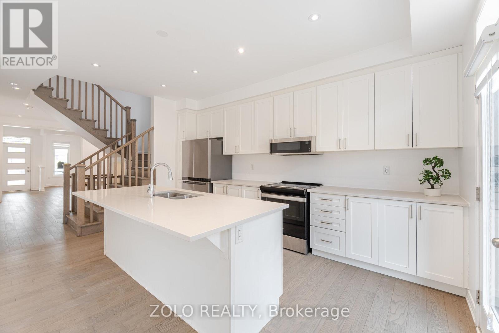 Photo 11 of 1402 Stillmeadow Lane, Pickering ON