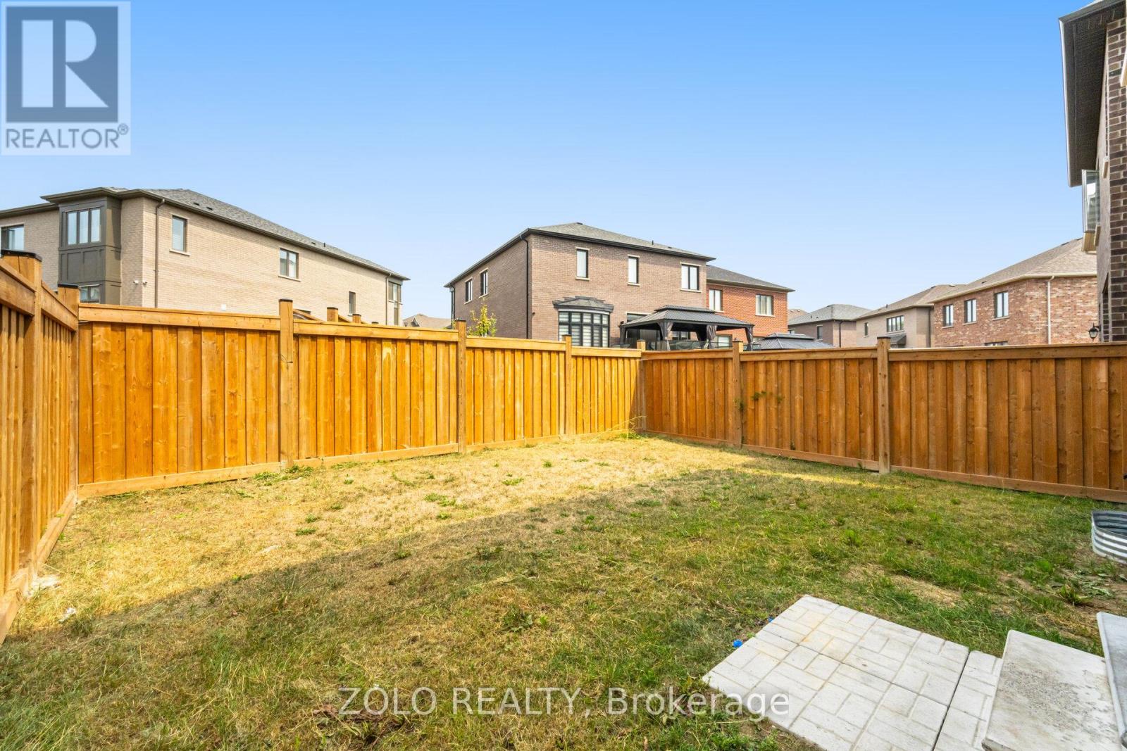Photo 8 of 1402 Stillmeadow Lane, Pickering ON