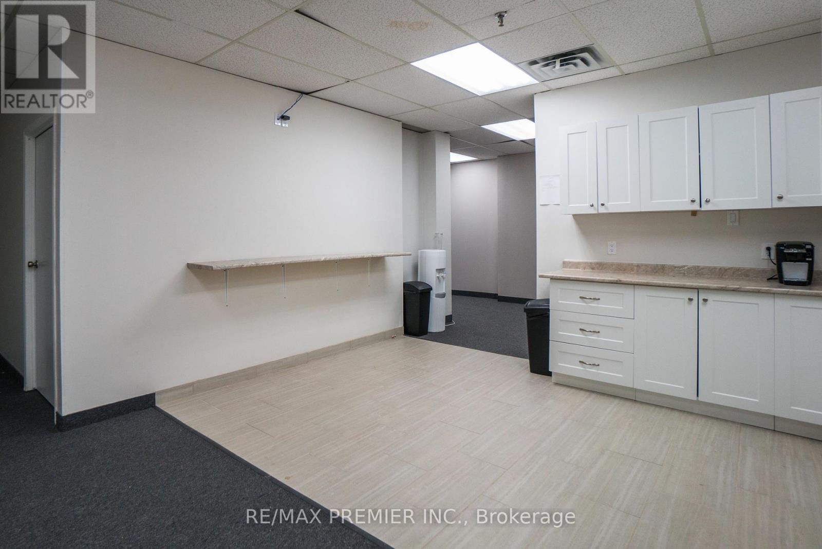 Photo 1 of 2027 1225 Kennedy Road, Toronto ON