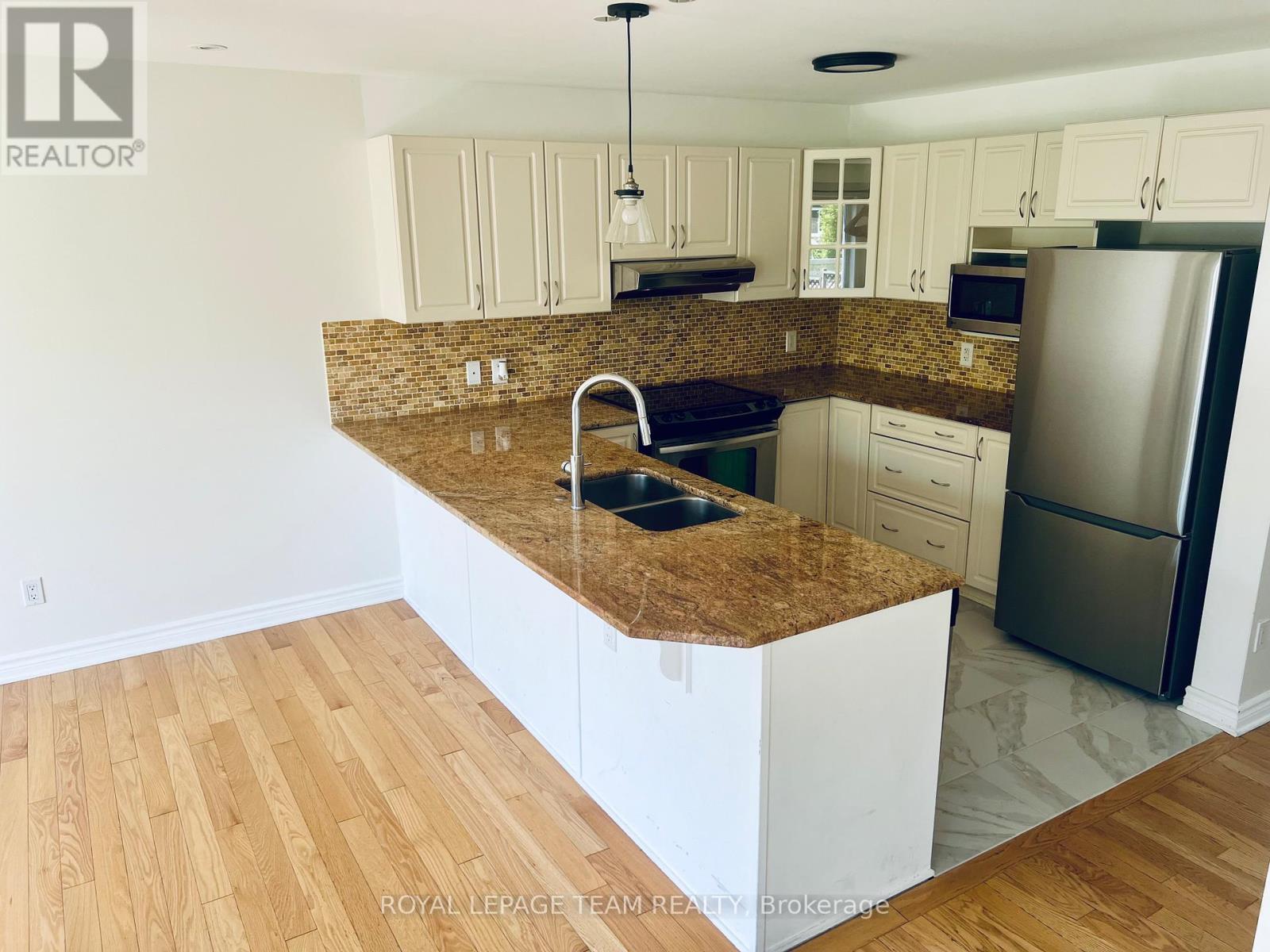 Photo 25 of 687 Paul Metivier Drive, Ottawa ON