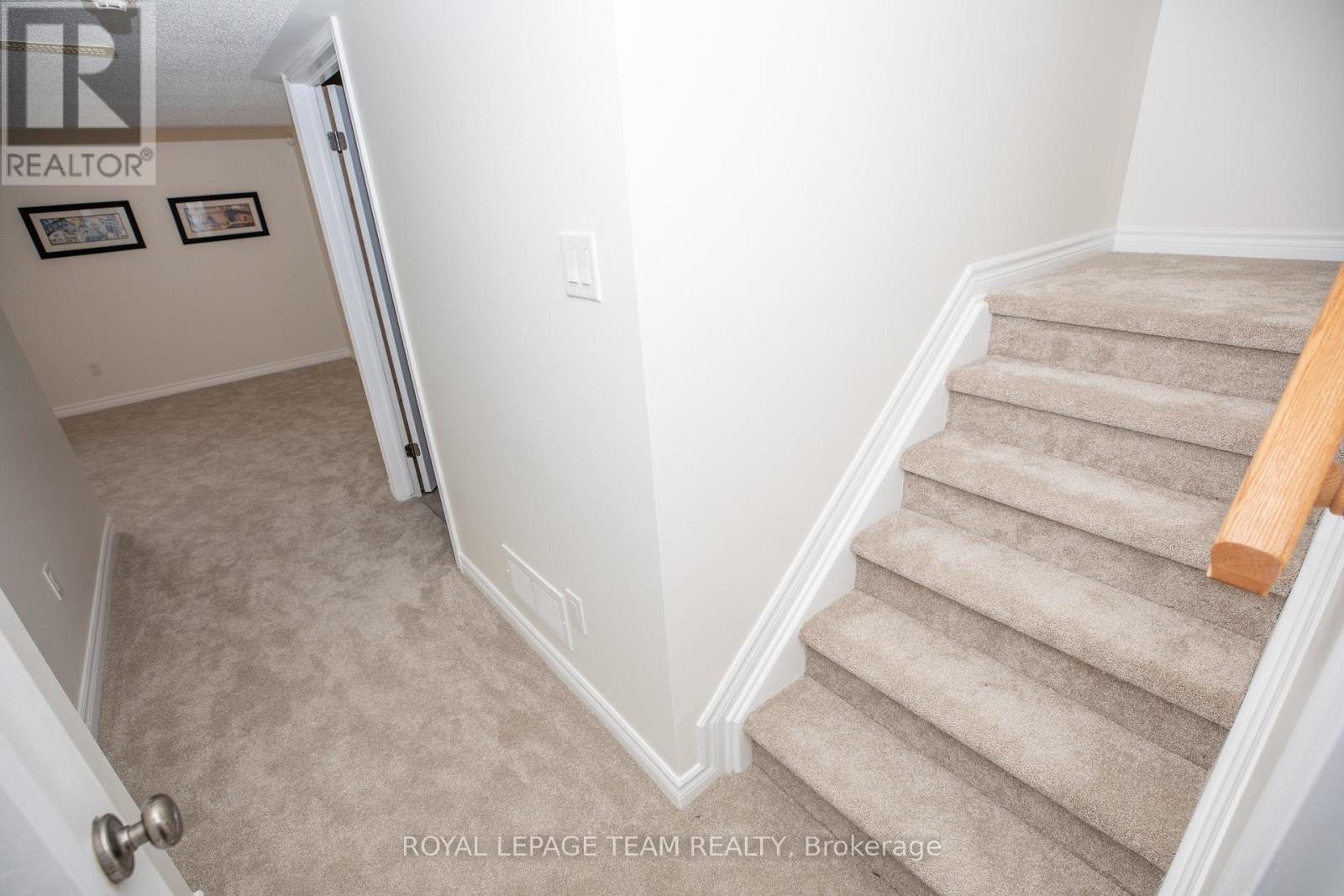 Photo 8 of 687 Paul Metivier Drive, Ottawa ON