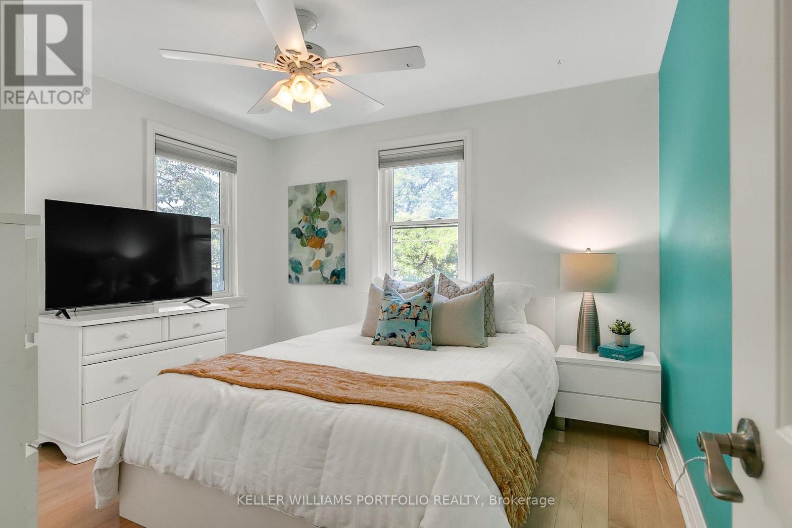 Photo 32 of 85 Ashbourne Drive, Toronto ON