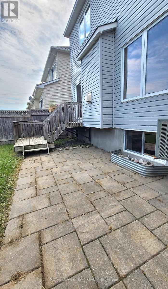 Photo 17 of 687 Paul Metivier Drive, Ottawa ON