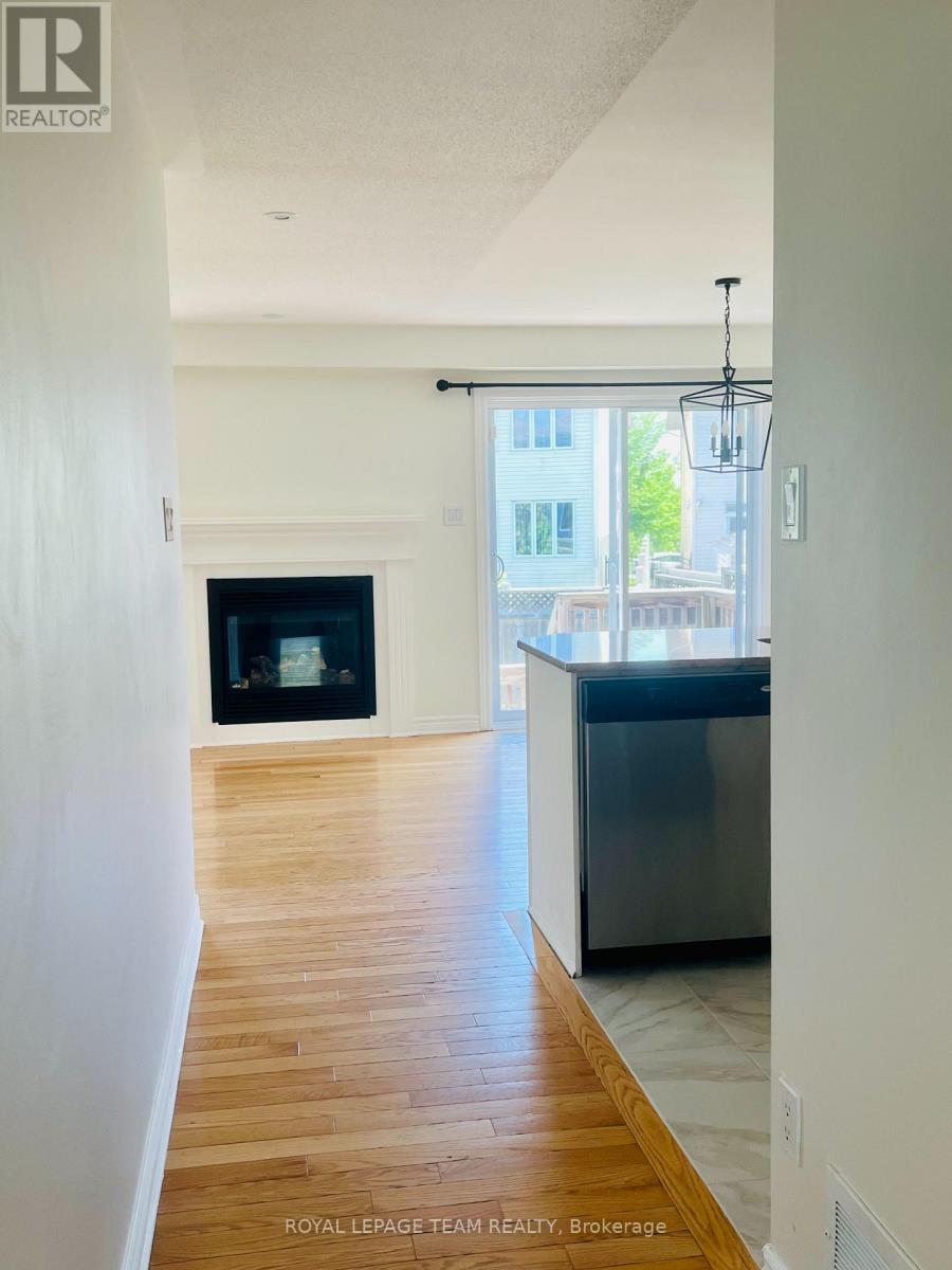 Photo 15 of 687 Paul Metivier Drive, Ottawa ON