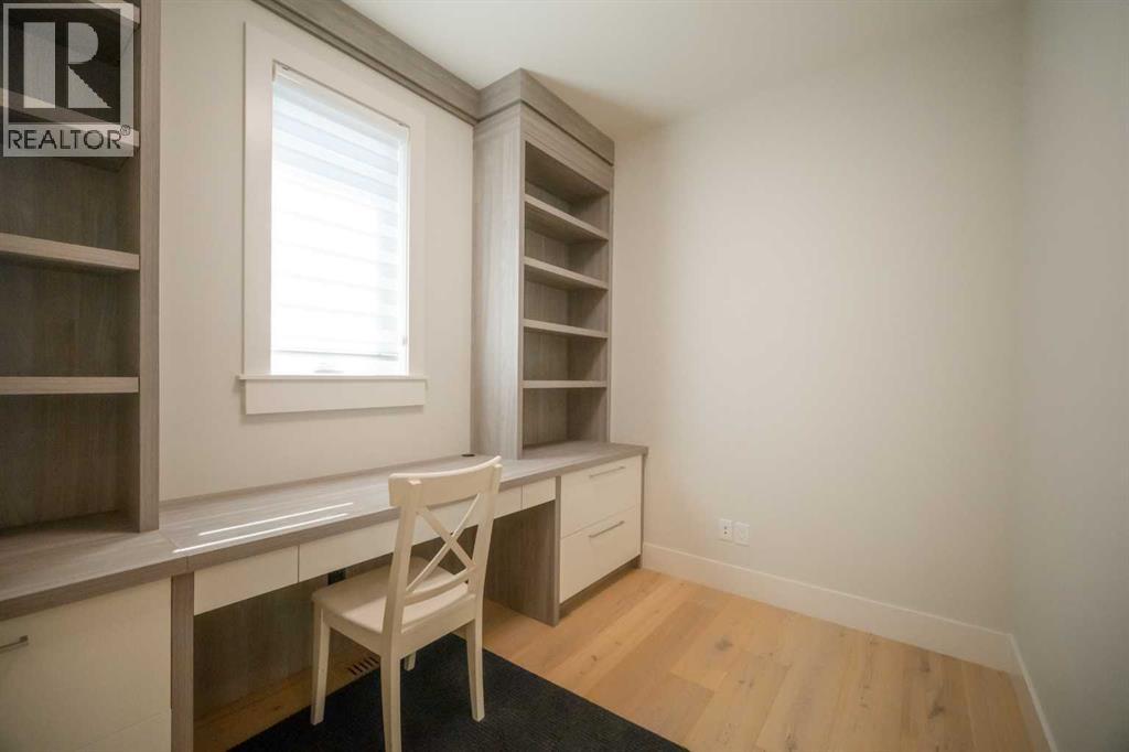 Single Family House for Sale in   Avenue NE Winston Heights/Mountview Calgary 