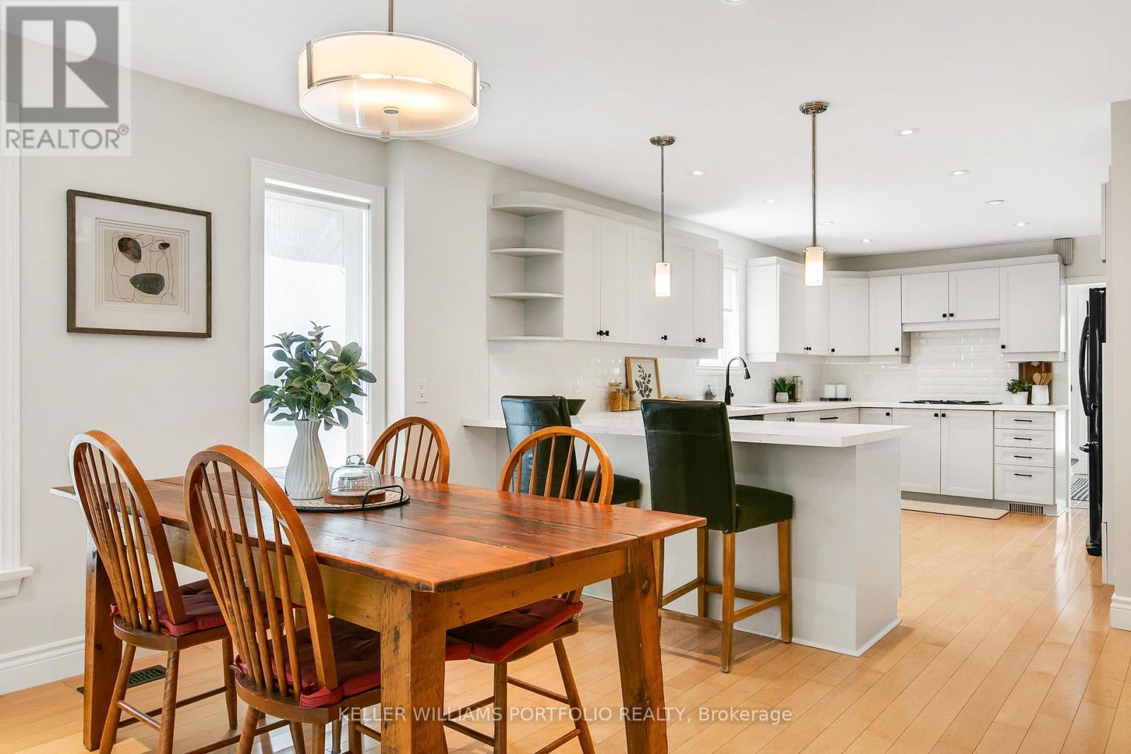 Photo 7 of 85 Ashbourne Drive, Toronto ON