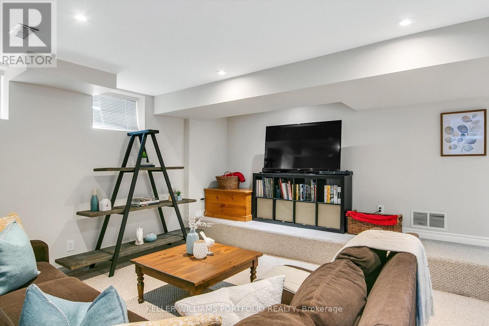 Photo 39 of 85 Ashbourne Drive, Toronto ON